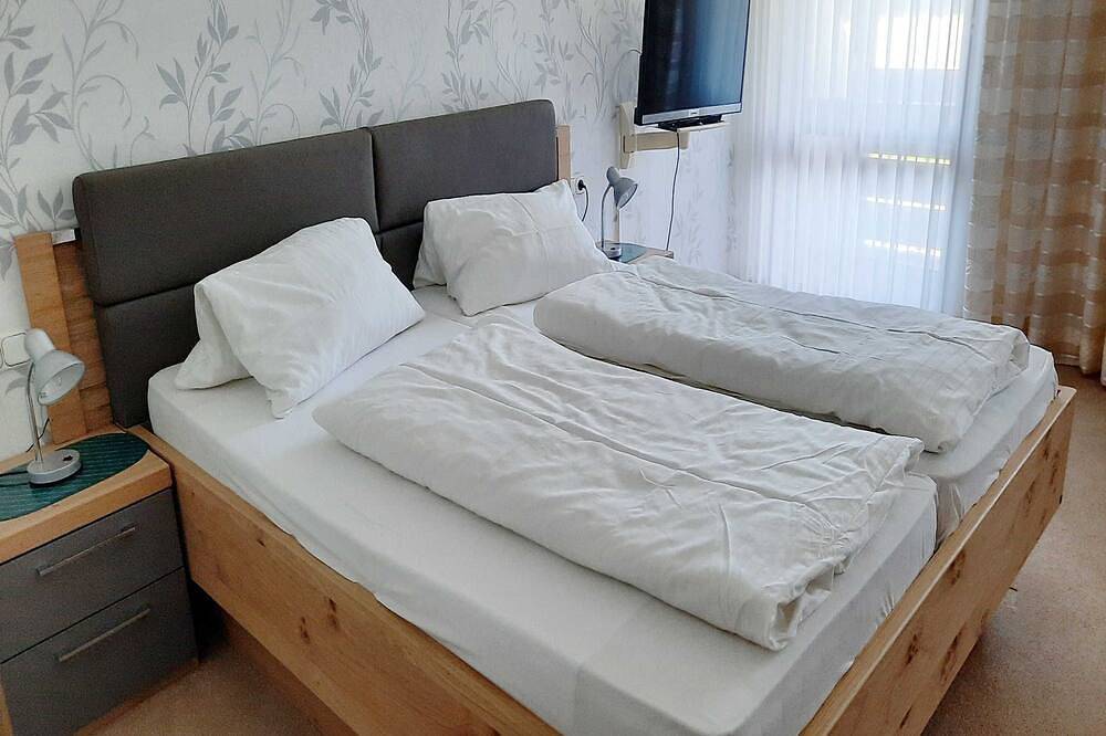 Café-Pension Krems - Doppelzimmer in Waischenfeld, Frankenalb