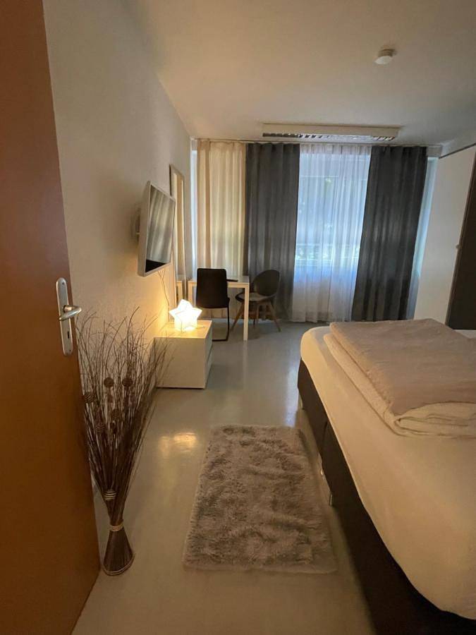 Ganze Wohnung, Ferienwohnung für 2 Personen mit Terrasse in Mainz, Rheinhessen
