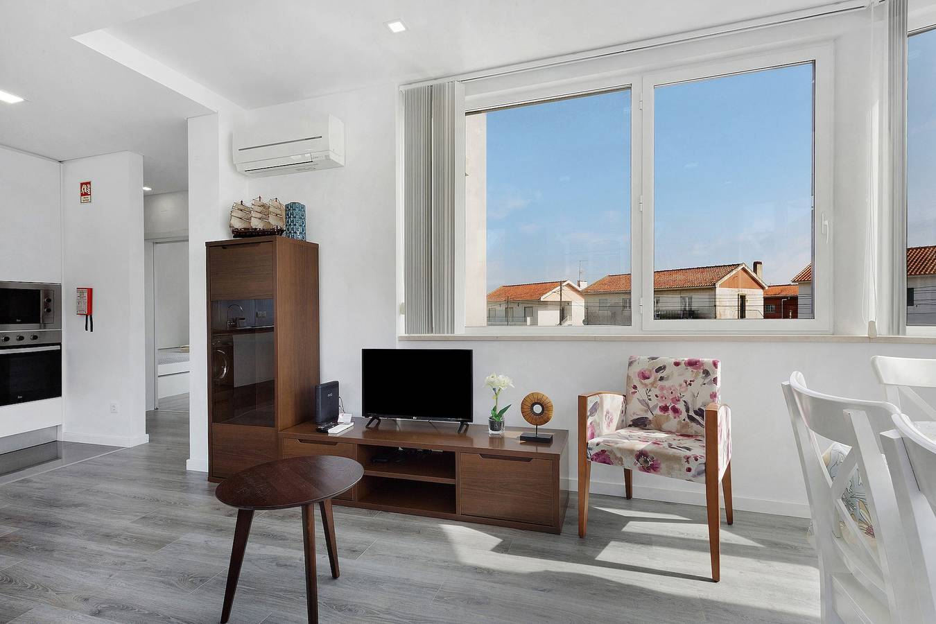 Ganze Wohnung, Apartment 'Casa Dos Terraços T3 1º' mit Balkon, Wlan und Klimaanlage in Praia de São Martinho do Porto, São Martinho do Porto