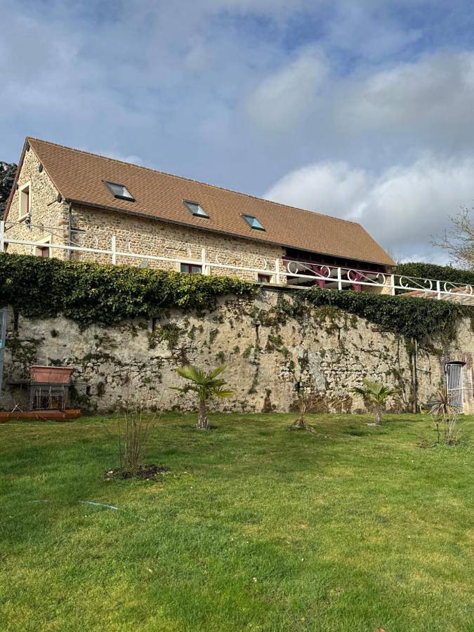 Location de vacances pour 3 personnes, avec jardin et vue à Chambray (homonymie)