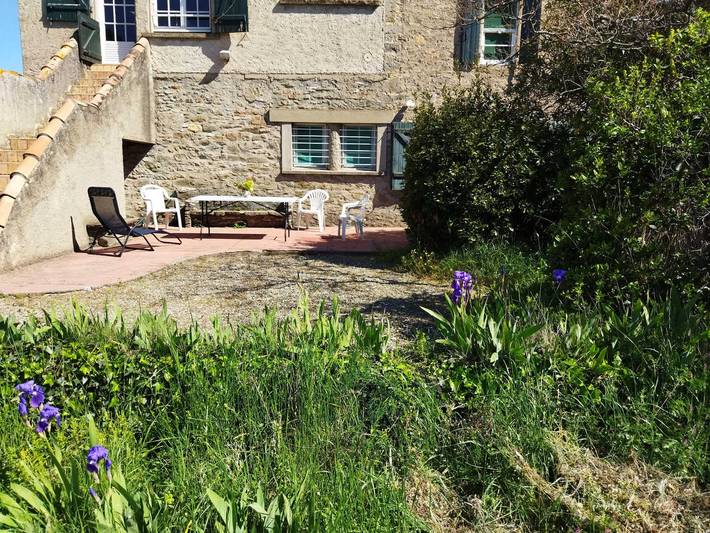 Gîte pour 7 personnes, avec jardin à Trausse