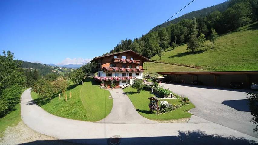 Ferienwohnung für 4 Personen, mit Balkon und Garten sowie Sauna in Schladming-Dachstein