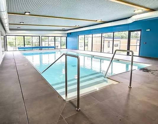 Camping pour 2 personnes, avec piscine ainsi que terrasse et sauna dans Fontenay-le-Comte - 4