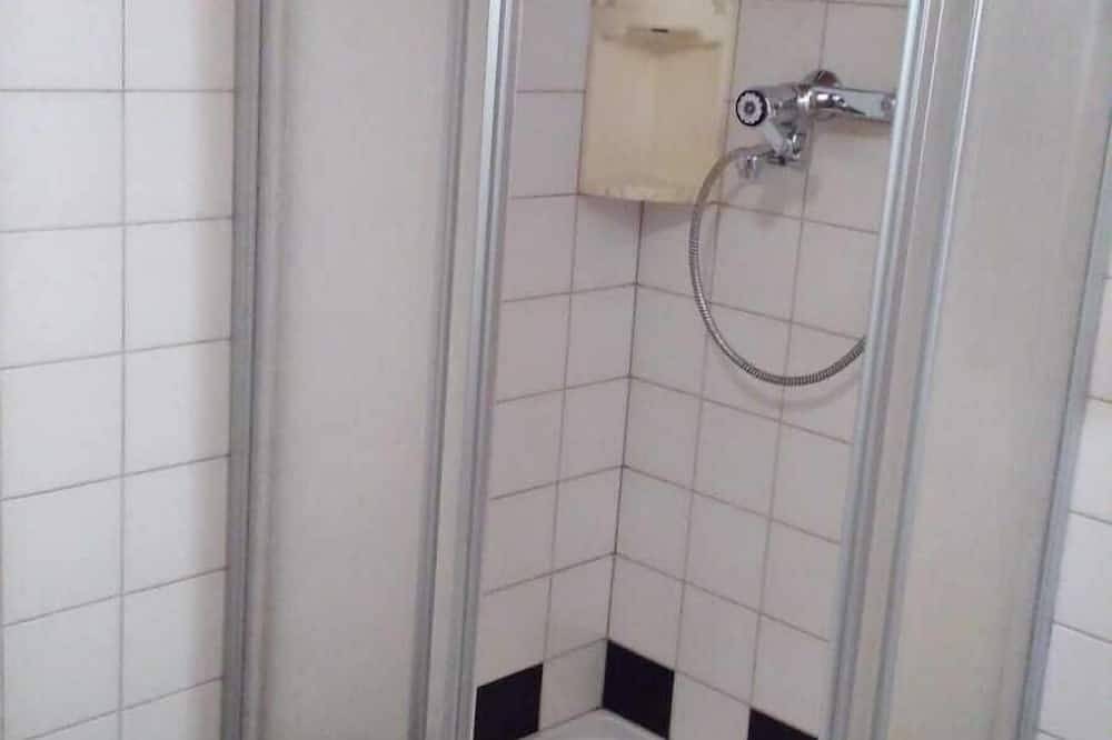 Ganze Wohnung, Entzückende Ferienwohnung inmitten der majestätischen Alpen, nahe Schilift in Lechtaler Alpen, Heiterwang