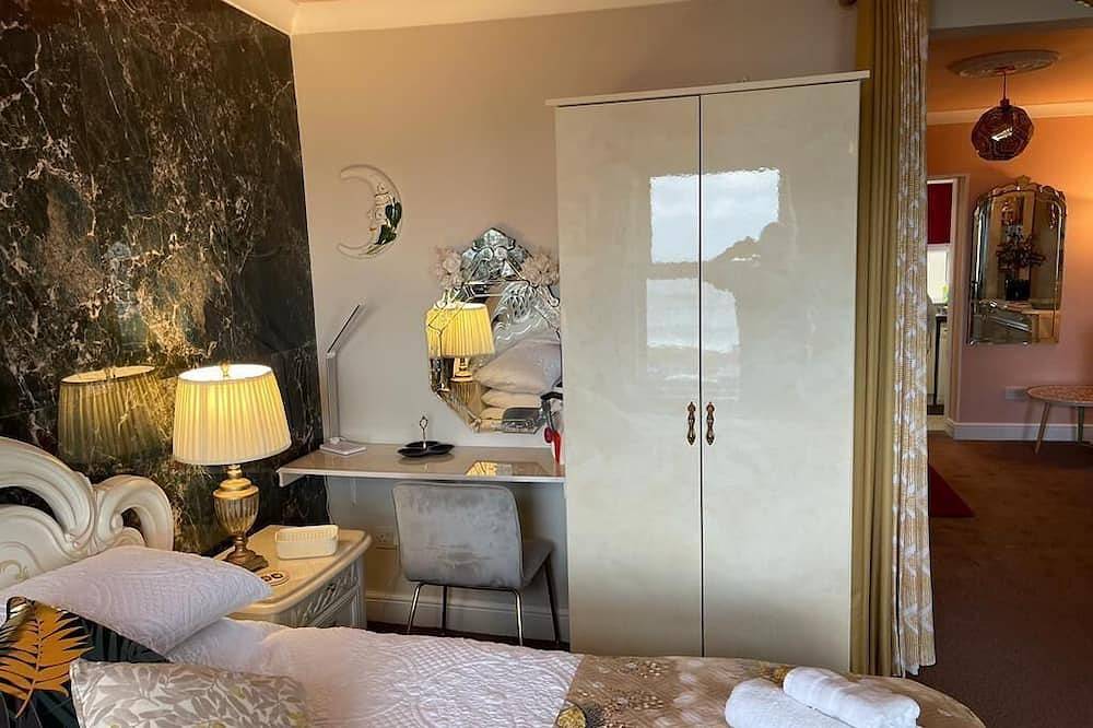 Geheel appartement, \"The Italian\" Seafront Apartment in Eastbourne, East Sussex