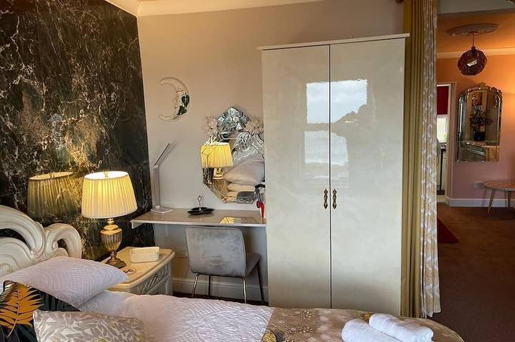 Apartamento entero, \"The Italian\" Seafront Apartment in Eastbourne, Sussex Oriental