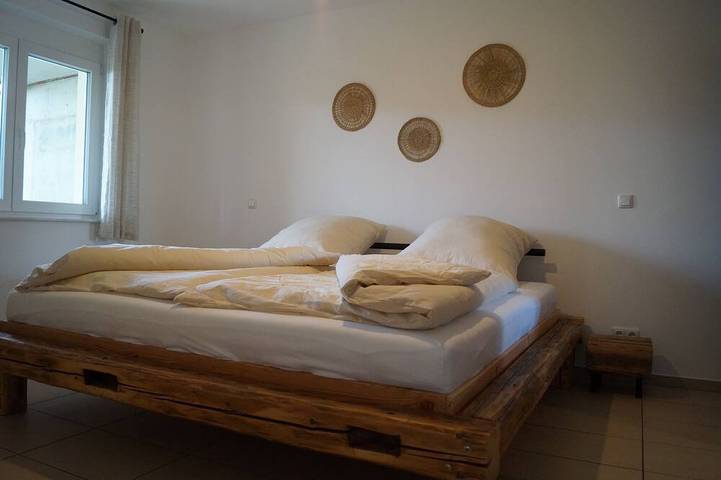 Ganze Wohnung, Gemütliche Ferienwohnung in der Nähe von Würzburg in Zellingen, Fränkisches Weinland