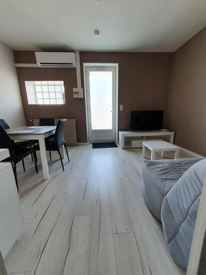 Appartement entier, One-Bedroom Apartment in Issoudun, Région d'Issoudun