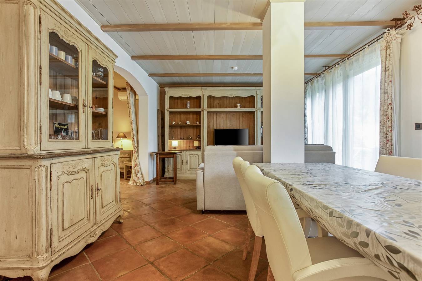 Apartamento entero, Le Mas des Bouteillans « Le Chêne » con Wi-Fi y aire acondicionado in La Cadière-d'Azur, Costa mediterránea (Francia)