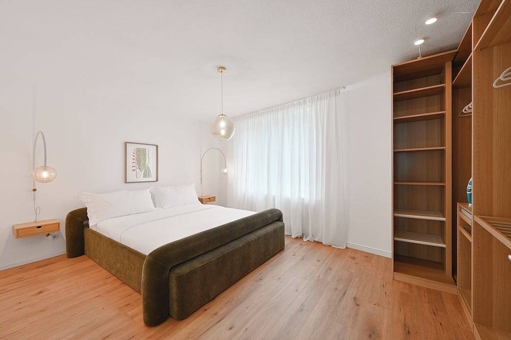 Entire apartment, Beautiful 3-bedroom apartment in City Center. Sleeps 10. Free Wifi, Free Parking in Wuppertal, Bergisch region