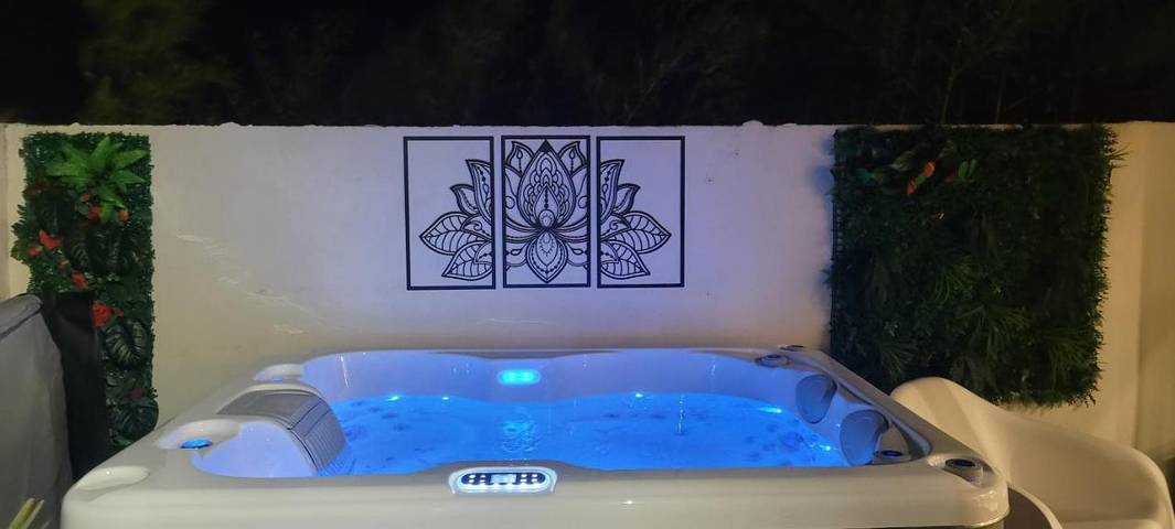 Tente pour 2 personnes, avec Jacuzzi ainsi que Terrasse et Vue