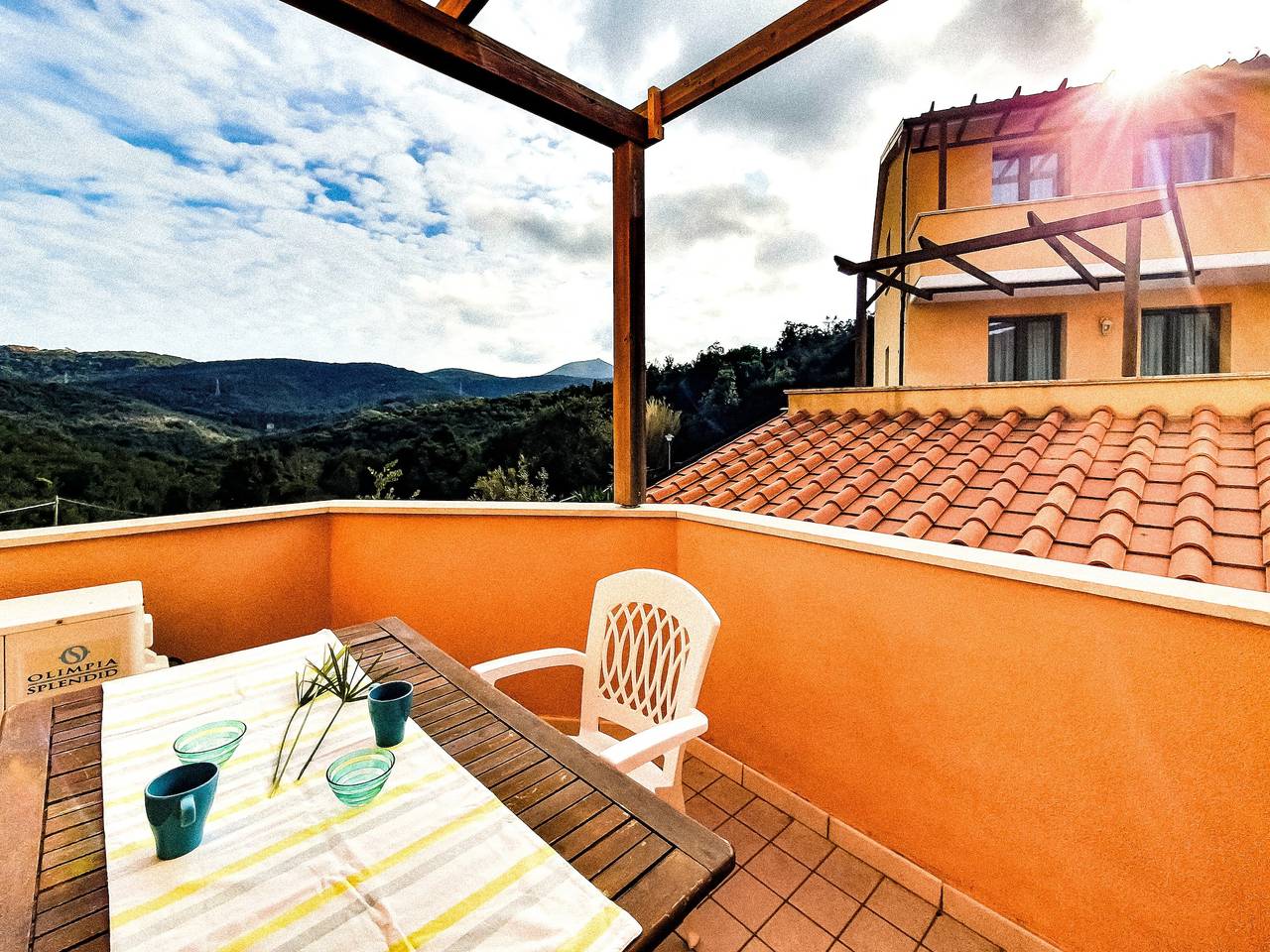 Appartamento intero, Appartamento 'La Pergola Al Cavo 9' con Piscina, Terrazza in Comune e Aria Condizionata in Cavo, Isola d'Elba