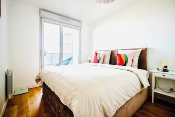 Appartement De Vacances pour 4 Personnes dans Puteaux, Hauts-de-Seine, Photo 1