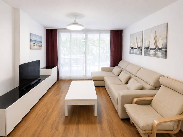 Gîte pour 8 personnes, avec Balcon et Terrasse ainsi que Jardin et Piscine dans San Juan De Palamos - 3