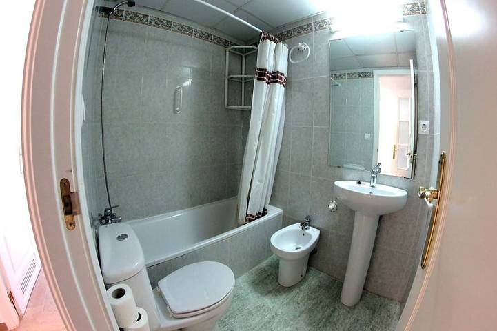 Ganze Wohnung, Ferienwohnung EStepona Hafen 6 Gäste Meerblick in Puerto Deportivo de Estepona, Estepona