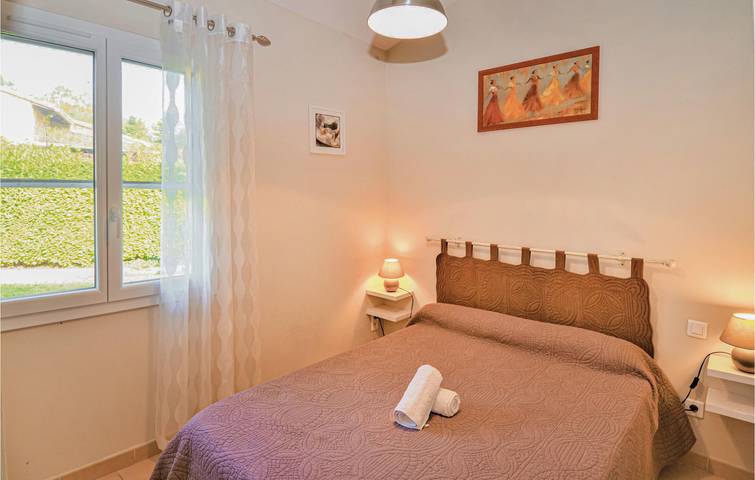 Location de vacances pour 4 personnes, avec terrasse et jardin à Arles - 4