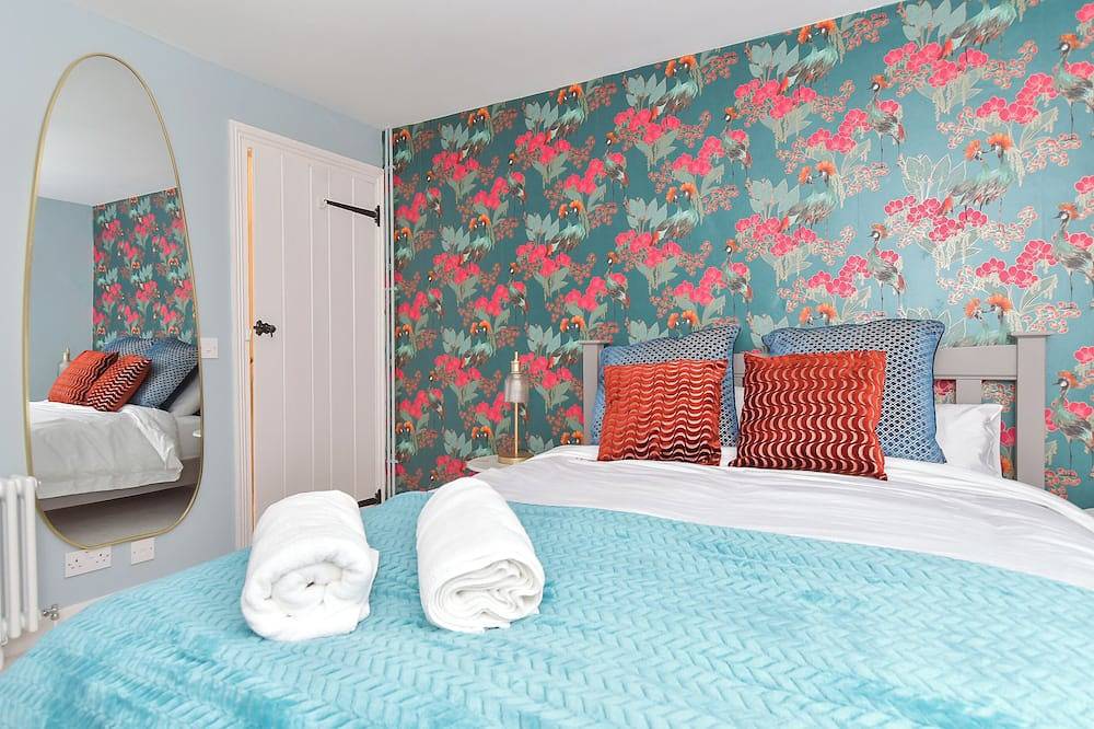 Peaceful, Central Luxury Cottage With Parking,Waterside Terrace in Arundel, South Downs