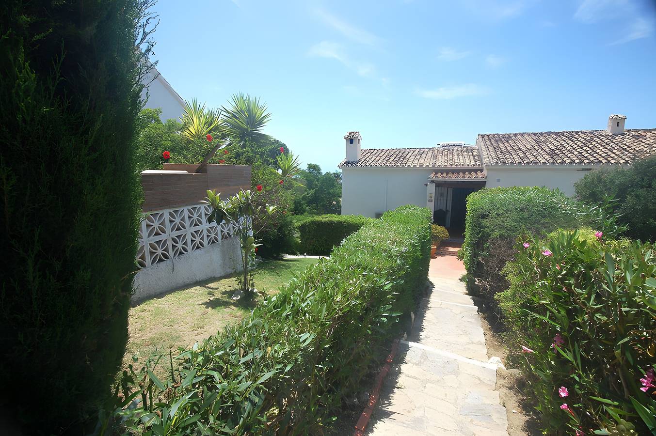 Ferienhaus 'Lavanda' mit Meerblick, Wlan und Klimaanlage in Torremar, Malaga