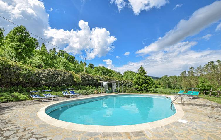 Appartamento intero, Accogliente appartamento con piscina, giardino, parcheggio in Monte Santa Maria Tiberina, Valtiberina