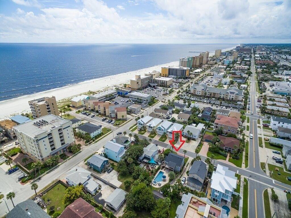 Vacation House for 15 Guests in Jacksonville Beach, Duval County