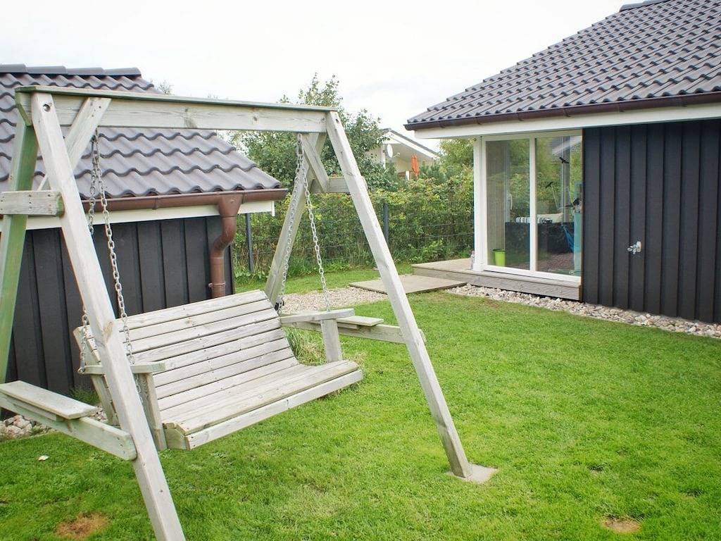 Ferienhaus in Lankau mit Schwimmbecken in Wesselburenerkoog, Dithmarschen