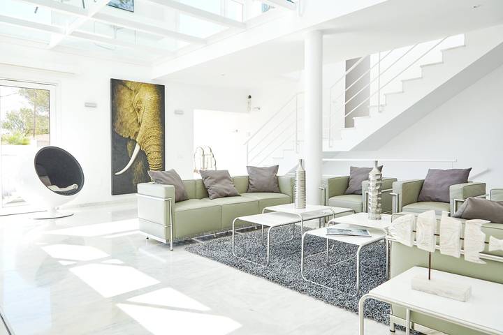 Location de vacances pour 10 personnes, avec terrasse ainsi que jardin et vue sur l’océan à Cala Tarida - 4