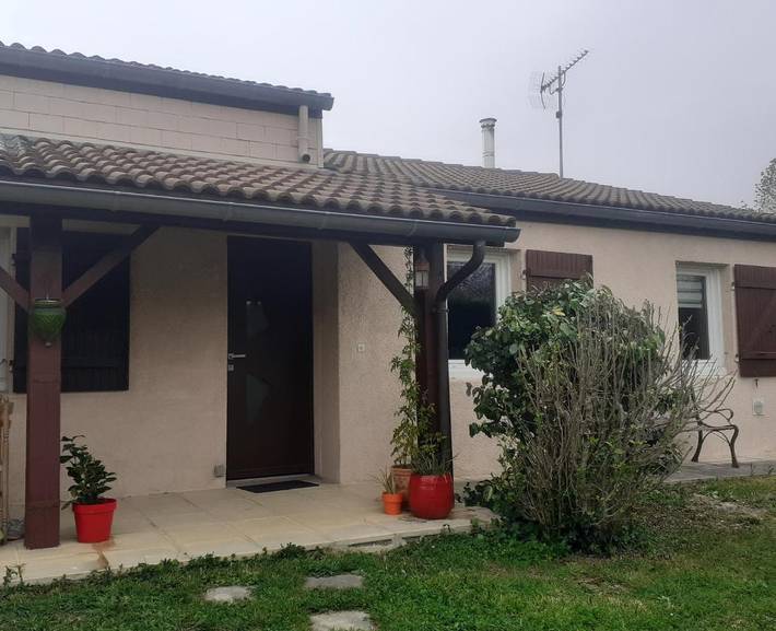 Location de vacances pour 2 personnes, avec Terrasse ainsi que Jardin et Piscine à Castanet-Tolosan - 2