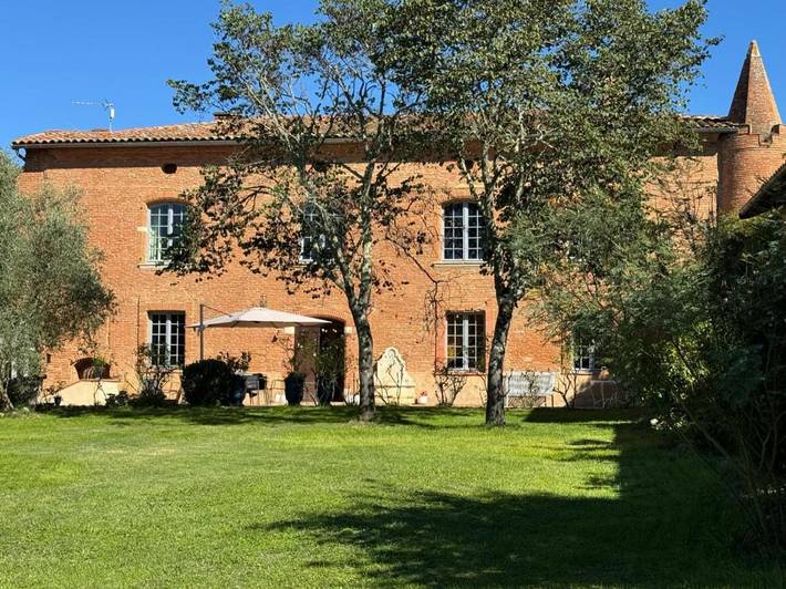 Location de vacances pour 4 personnes, avec jardin ainsi que piscine et jacuzzi, adapté aux familles à Cintegabelle - 3