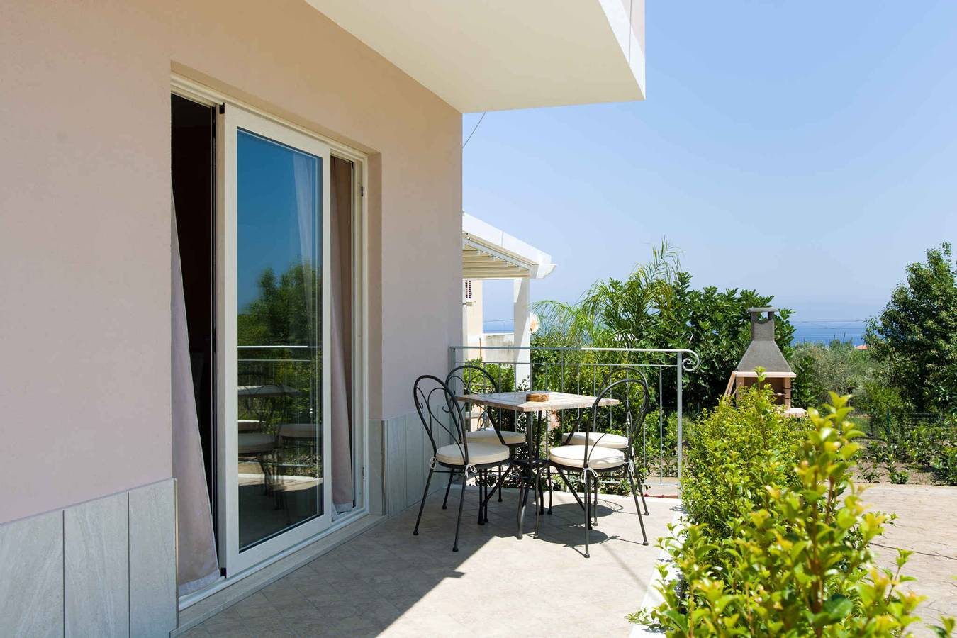 Hel semesterlägenhet, Holiday apartment with air conditioning and balcony or terrace  in Santa Domenica, Vibo Valentia provins
