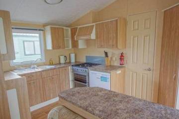 Static Caravan for 6 People in Stratford upon Avon, Heart of England, Photo 4
