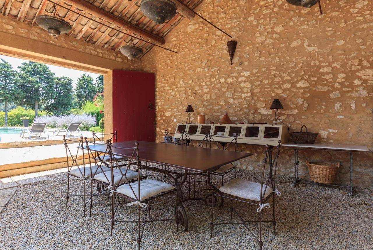 Triple Room with Shower in Robion, Parc naturel régional du Luberon