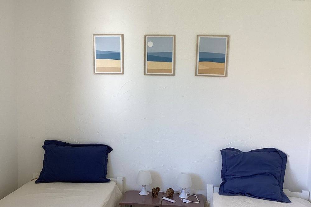 Detached villa, 4 bedrooms 2 bathrooms, garden.in very quiet area in Bessan, Côte d'Améthyste