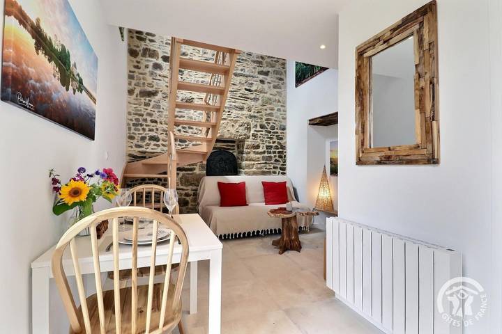 Gîte pour 2 personnes, avec Terrasse ainsi que Jardin et Vue à Montfort-sur-Meu - 3