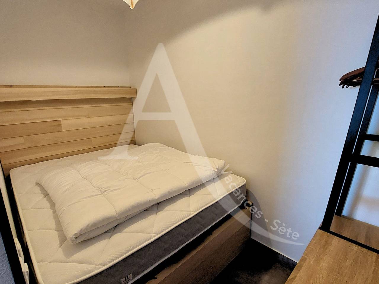 Entire apartment, 145 / T2 Vue Mer Avec Parking Et Clim Séjour in Sete, Côte d'Améthyste