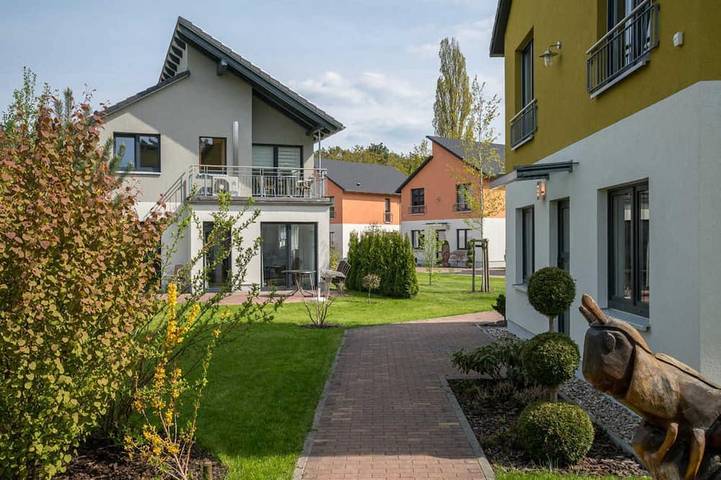 Ferienwohnung für 6 Personen, mit Whirlpool und Sauna sowie Balkon und Garten in Köpenick Berlin