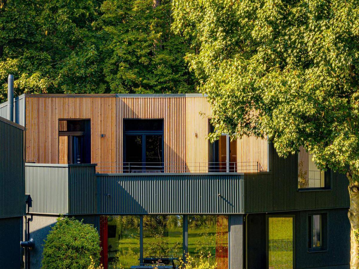 Traumhaus direkt am See mit Dachterrasse, Kamin und Badewanne in Templin, Barnimerland Region
