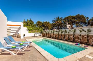 Villa in Ciutadella, Coast of Menorca für 3 
