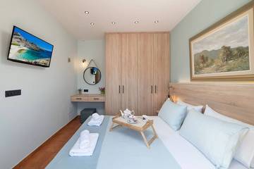 Villa for 4 People in Elounda, North Crete, Photo 1