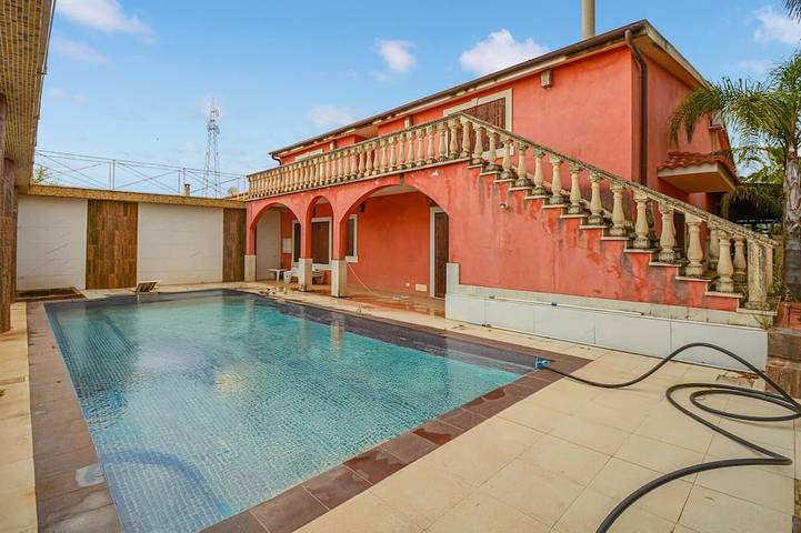Casa vacanza per 10 persone, con giardino in Vittoria