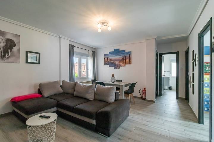 Gîte pour 6 personnes, avec balcon à Suances