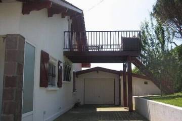 Gîte pour 4 personnes, avec terrasse et jardin dans Plage d'Erretegia