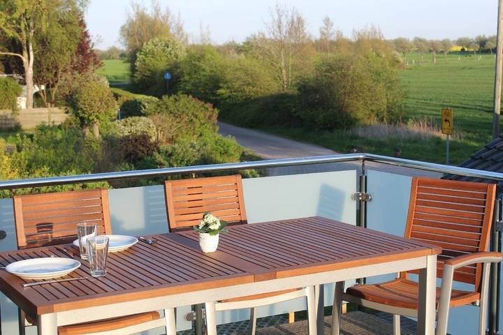 Ferienwohnung für 2 Personen, mit Balkon und Terrasse sowie Garten in Lemkendorf