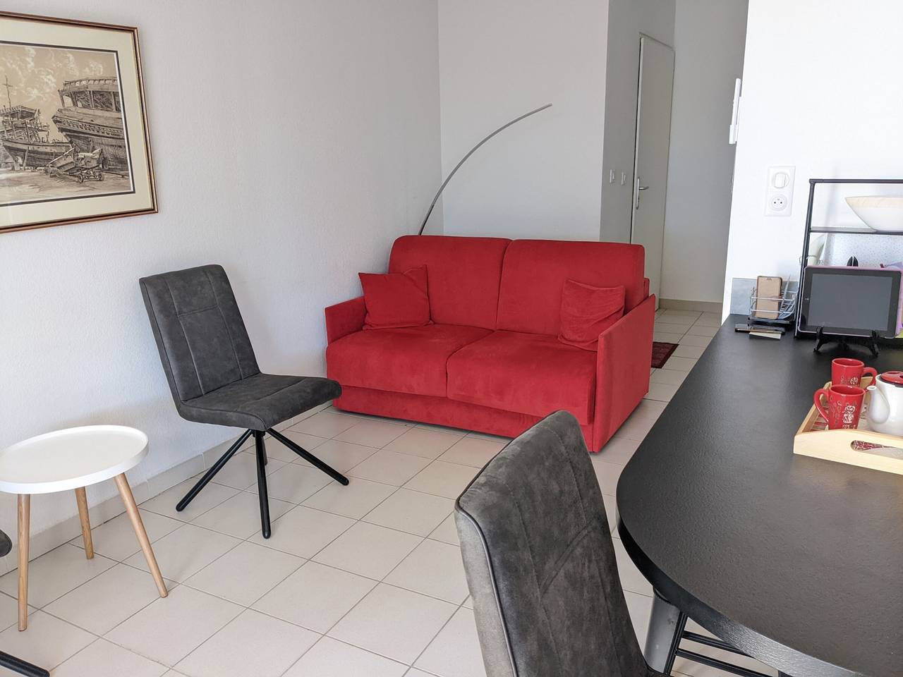 Ganze Wohnung, Klimatisiertes Erdgeschoss Apartment, 2 Schlafzimmer, geschützes Parken, Terrasse, Wlan, Nähe Strand in Port-la-Nouvelle, Mittelmeerküste (Frankreich)