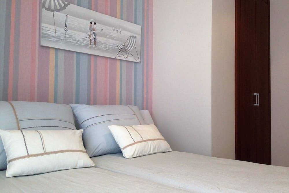 Appartement entier, Appartement Neuf, Entierement Equipee De 50 Mts Beach St. Sebastia in Sitges, Garraf