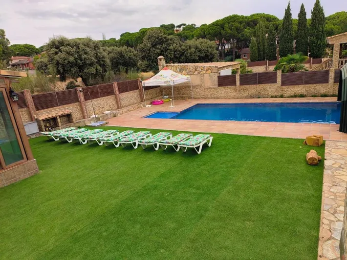 Casa rural para 12 personas, con jardín además de vistas y piscina - 1