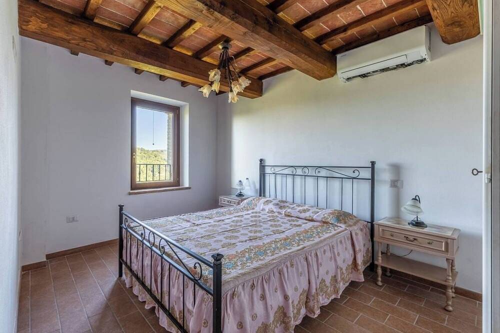 Casa con 4 camere piscina e Ac in Collazzone, Perugia e dintorni