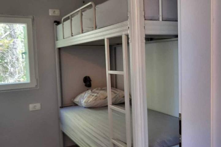 Neues Ferienhaus mit 2 Terrassen, direkt am Meer - ein Traum umgeben von Wald in Betina, Općina Murter-Kornati