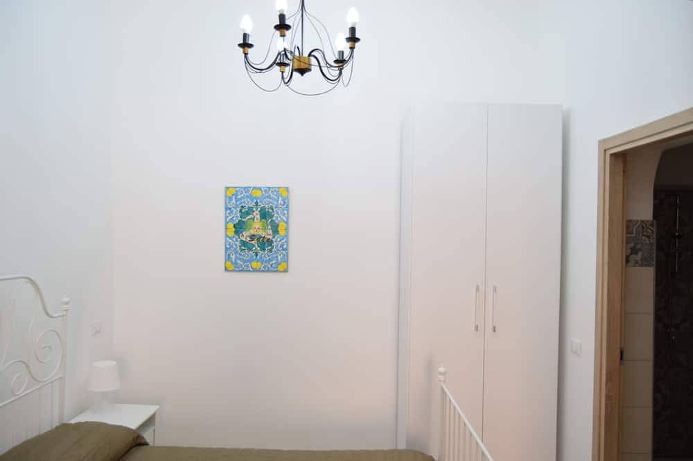 Comfortable apartment near the sea and near Palermo, Sicily in Terrasini, Palermo Province