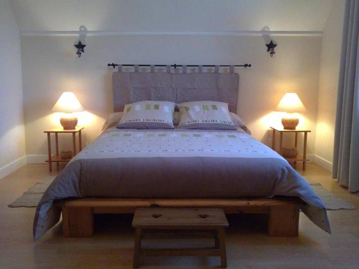 Location de vacances pour 2 personnes, avec vue ainsi que terrasse et jardin dans Le Mené - 4