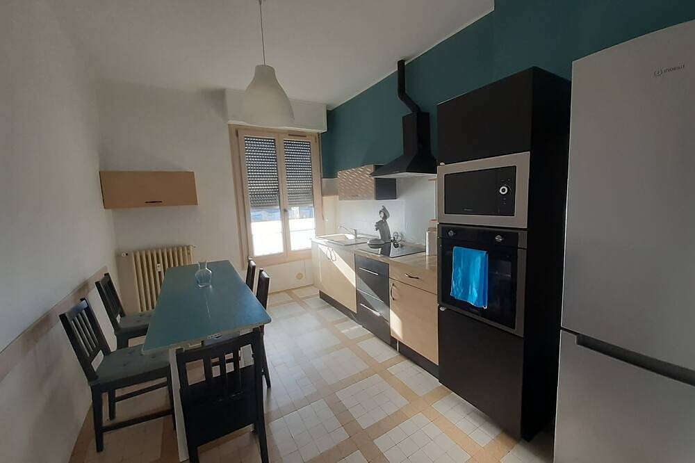 Levélonoir - Chambre spacieuse meublée proche Centre ville in Carcassonne, Région de Carcassonne